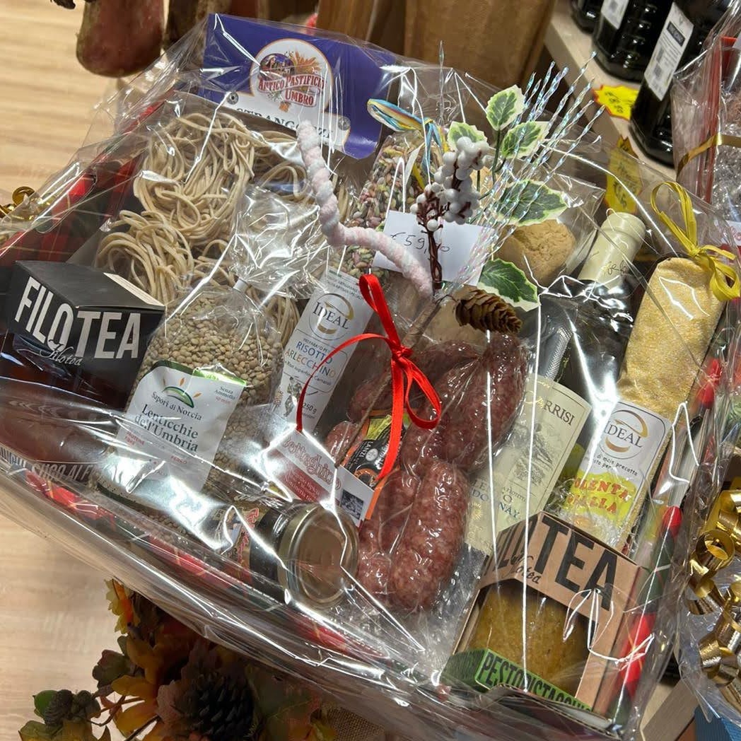 cesti con prodotti tipici di norcia amatrice grisciano (15)